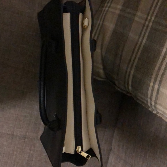 Handbag - Picture 4 of 6